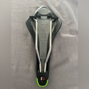 Road bike saddle